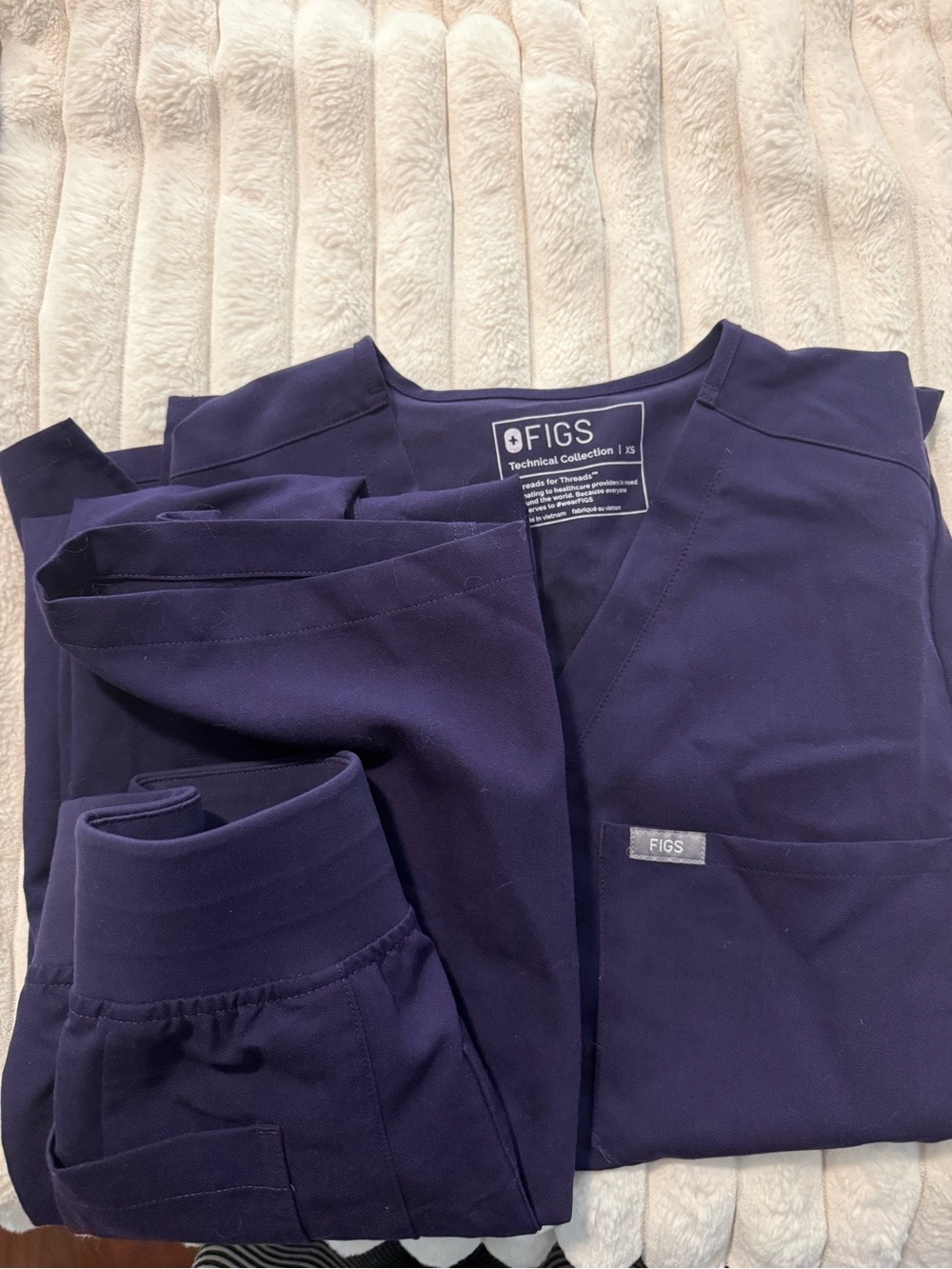 Women’s Fig Scrubs Livingston